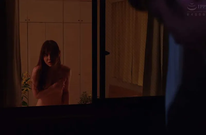 Em hotgirl cạnh nhà người chồng ông chồng cạnh nhà thường xuyên thay đồ ở ngay cửa sổ